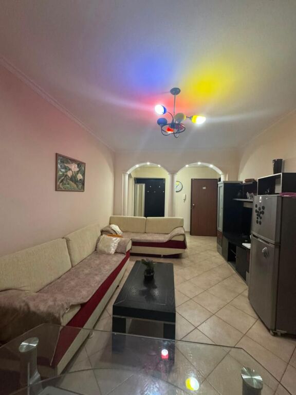 Shitet Apartament 1+1 ne Golem 94.000 euro