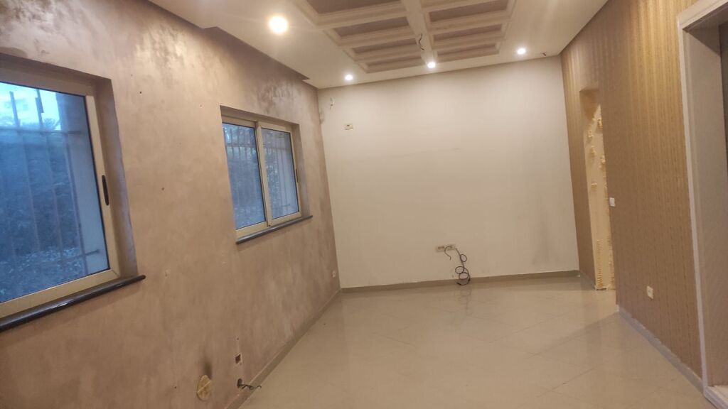 BUSINESS PREMISES FOR RENT NEAR DURRES COURT