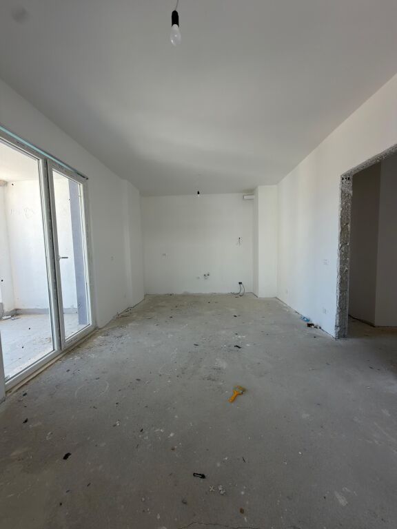Appartamento 2+1 con Veranda in Vendita Univers City