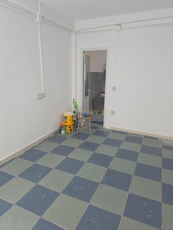 Vile 2 Katshe + Njesi Biznesi tek Gjykata, Durres !