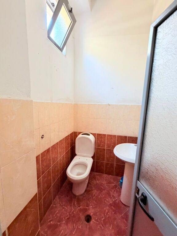 BUSINESS PREMISES FOR RENT IN THE SUKTH AREA, DURRËS
