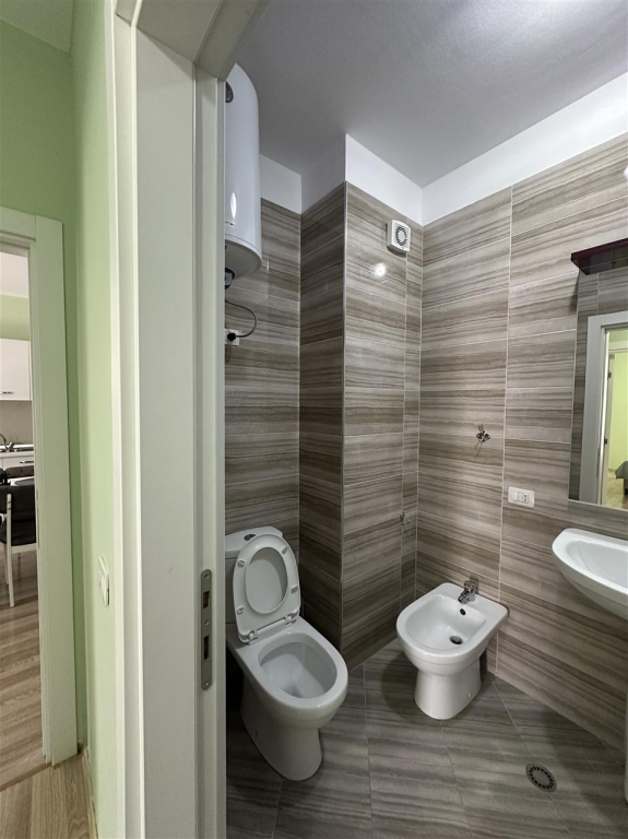Qera | Apartament 1 + 1 | Toptani Shopping Center | 700 €/muaj