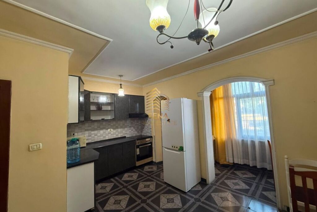Qira, Apartament 1+1 Spitali QSUT, 40.000 Lek/muaj