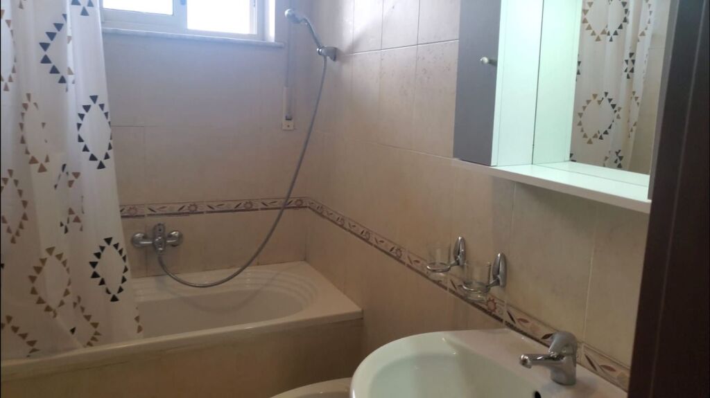 APARTAMENT 3+1+2 BANJO+3 BALLKONE+ GARAZH Rruga elbasanit