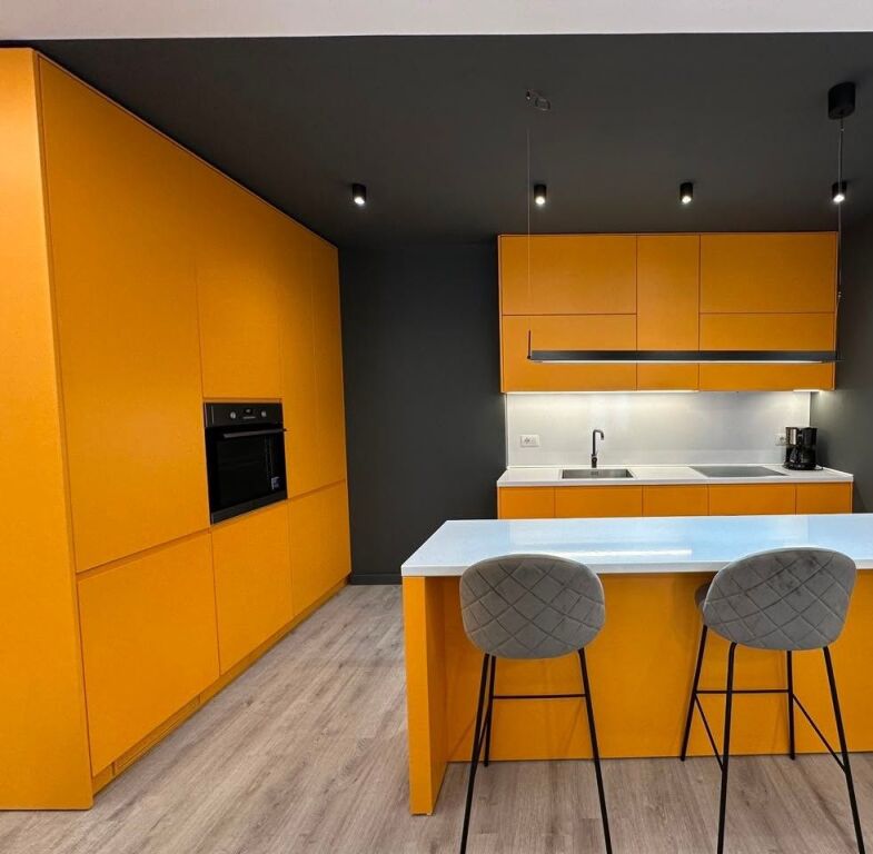 Appartamento moderno 2+1+2 presso Rezidenca Turdiu, Ex Campo di Aviazione!