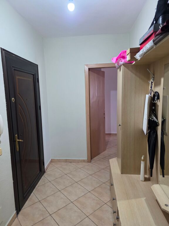 🏡 Apartament 2+1 me qira – Pranë Zogut të Zi | 550€/muaj