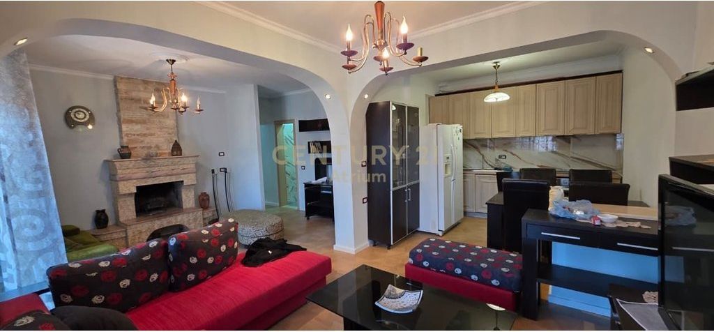 APPARTAMENTO 2+1 IN VENDITA VICINO ALL'EX RISTORANTE DURRËS!