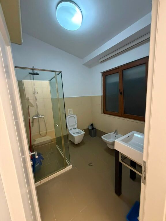 🏡 Apartament Duplex 3+1 me Qira – Liqeni i Thatë ✨