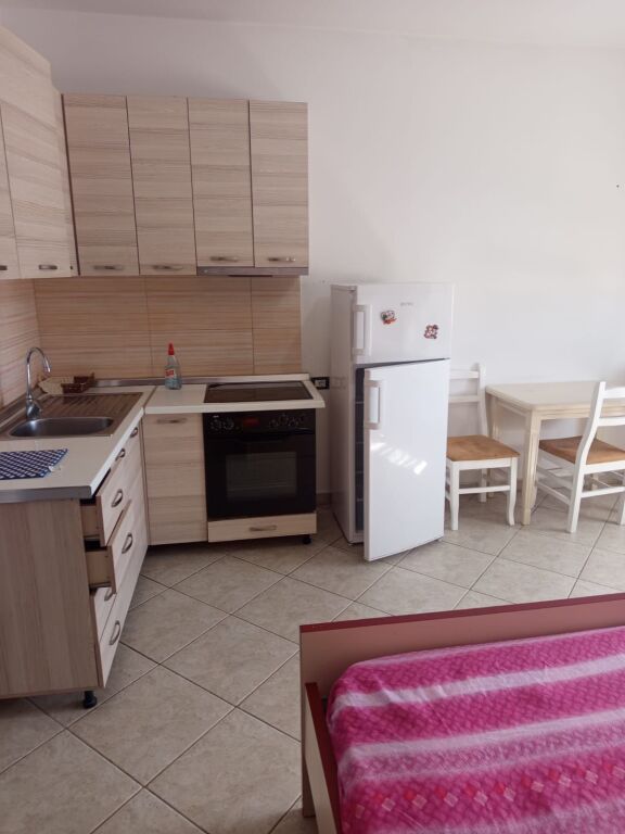 STUDIO APARTMENT 25000 LEKE.5 MAY, LOUNGE ROOM