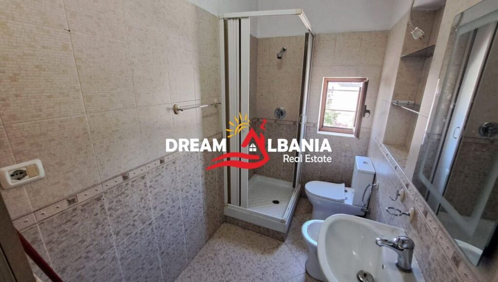 Appartamento 1+1+Cucina Separata in Vendita a Xhamllik, Vicino a Piazza Shtraus (ID 5119003)