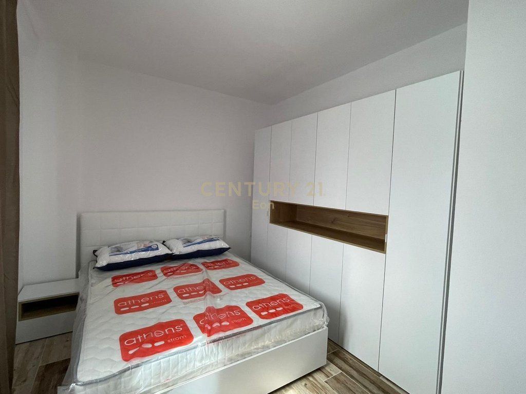 SHITET APARTAMENT 2+1 NE GOLEM 150M PRANE DETIT !