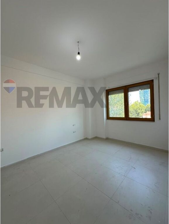 Locale in affitto, Bllok!