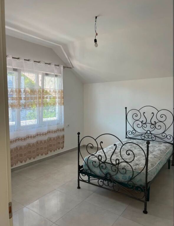 Apartament me qira – Yzberisht -150m larg rruges kryesore !