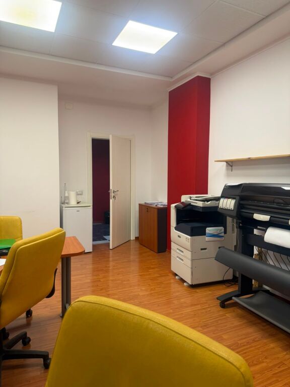 LOCALE UFFICIO IN AFFITTO, VIA ELBASANI
