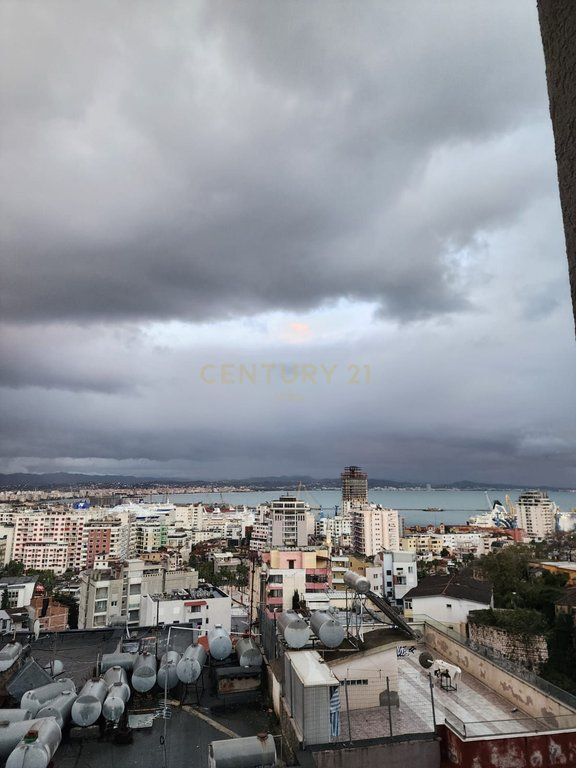 SHITET APARTAMENT 2+1+2 PAMJE DETI NE DURRES!!!