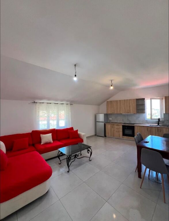 Apartament me qira – Yzberisht -150m larg rruges kryesore !
