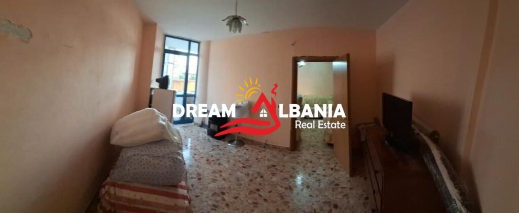 Shitet Apartament 1+1 në Rrugën e Elbasanit prane deges se thesarit ( 4119480)
