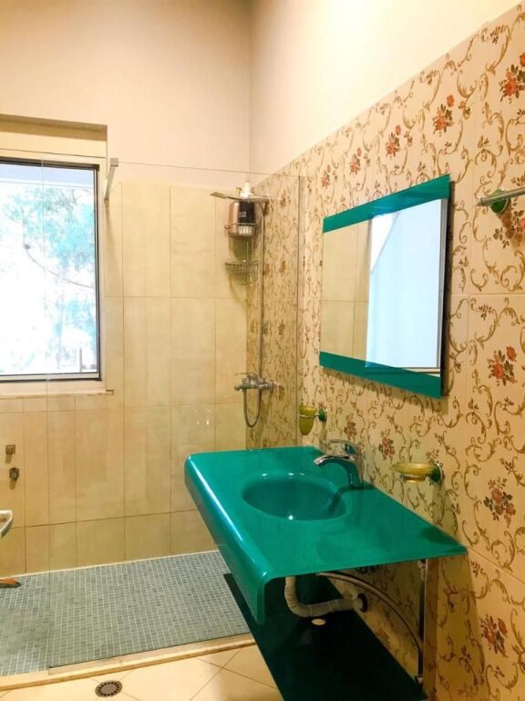 Shitet Apartament 2+1