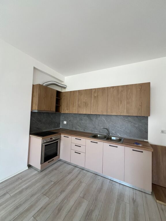 Appartamento 2+1+2 in affitto a Yzberisht, Complesso Grand Galeri