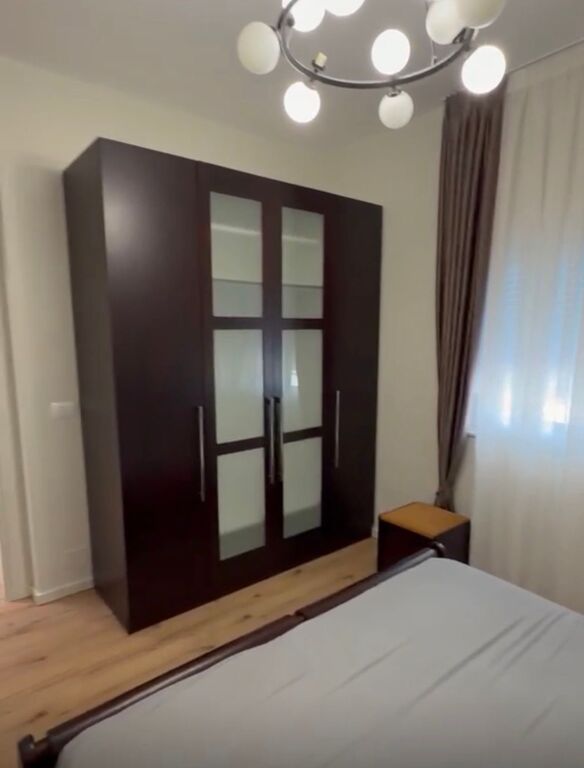 Apartament 1+1 me qira siper Maternitetit te Ri!