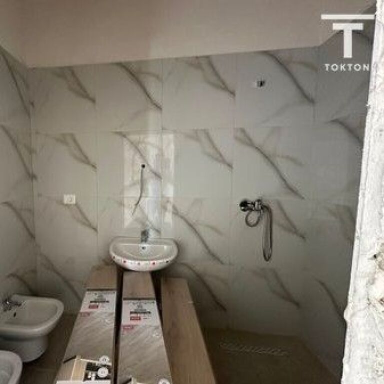 SHITET, APARTAMENT 2+1, ISH FUSHA E AVIACIONIT, TIRANË