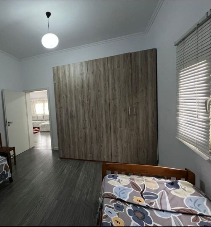 APARTAMENT 2+1. 40000 LEKE.QYTET STUDENTI.BIG MARKET
