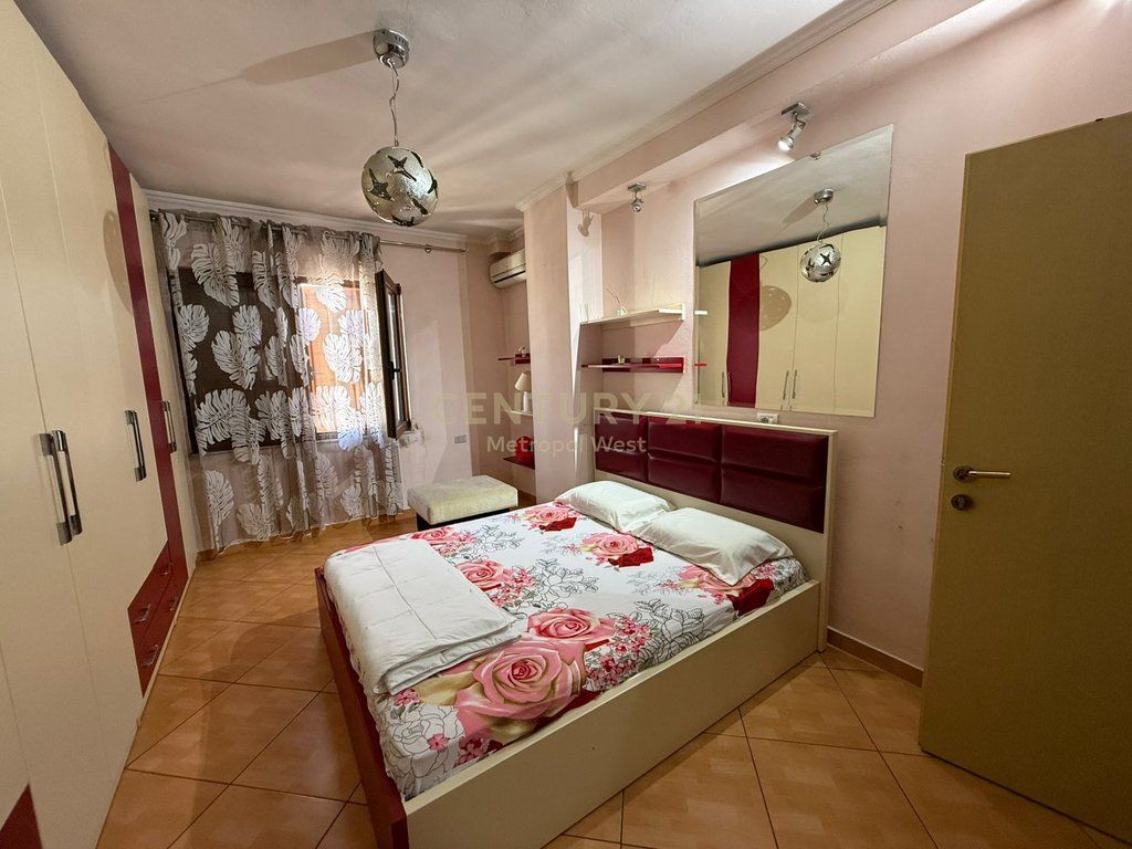 Unaza e Re, apartament 2+1+2 me qera
