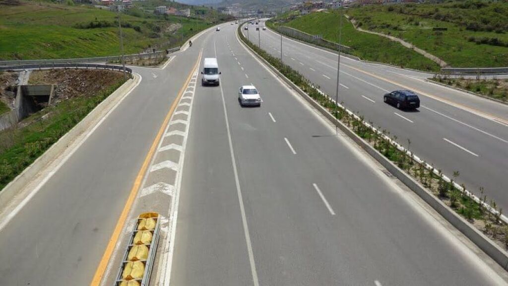 🏡 SHITET TOKË – AUTOSTRADA TIRANË–DURRËS Çmimi: 120 €/m² 🚨
