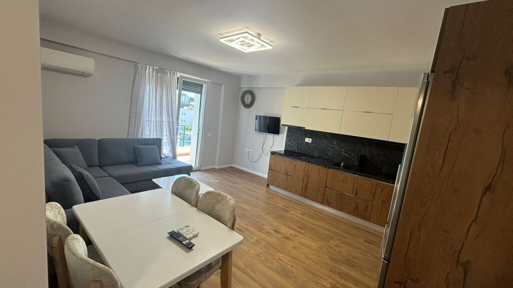 Rent | Apartament 1 + 1 | Rruga 5 Maji | 520 €/month