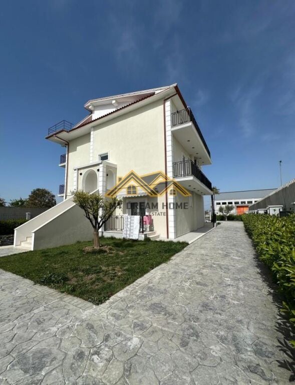 Shitet vilë 3-katëshe në Spitallë, Durrës