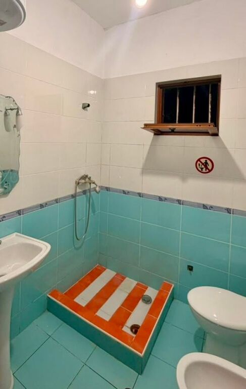 Affittasi casa 1+1 arredata nella zona di Porcelani Via Sadik Petrela, Tirana