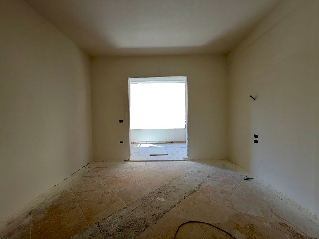 SHITET apartament 3+1 tek Universiteti "Marin Barleti", Selitë