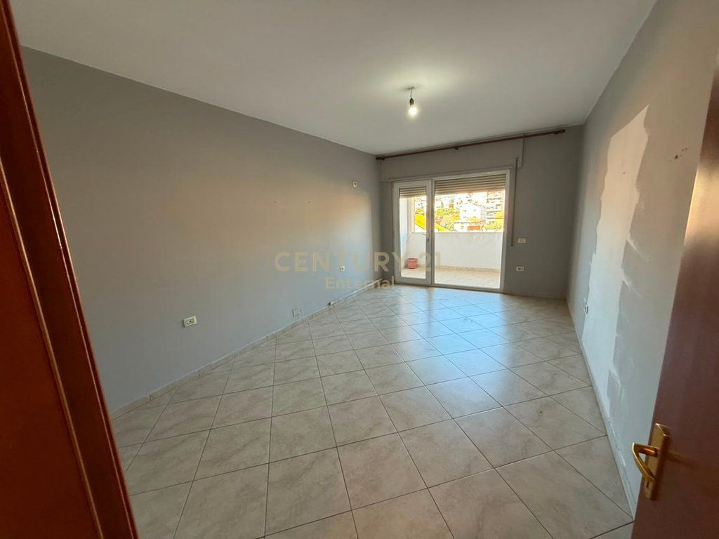 Office space for rent + parking space in Siri Kodra, Tirana! 1,000 € /Month