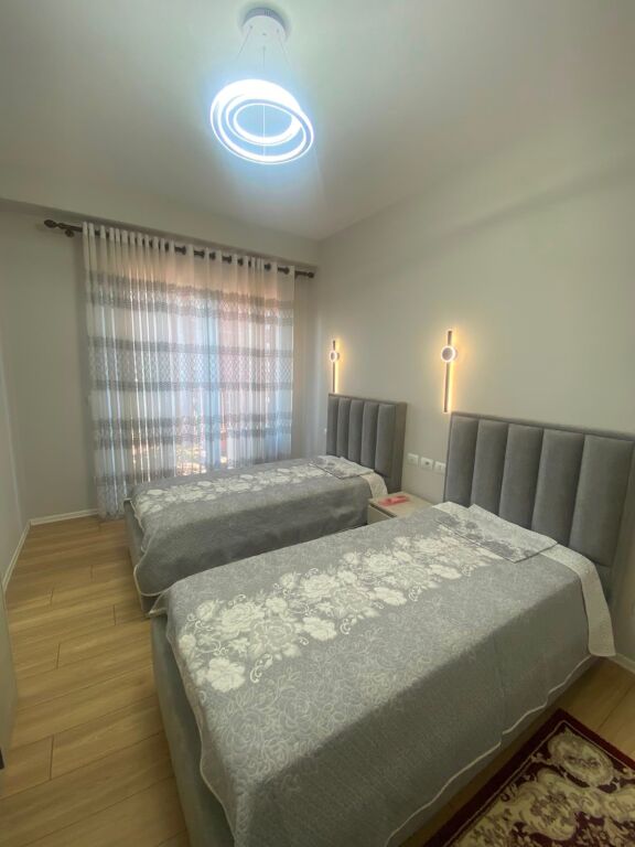 Jepet apartament 3+1+2 me qira tek Garden Building , Rruga e Kavajes , 21 Dhjetori .