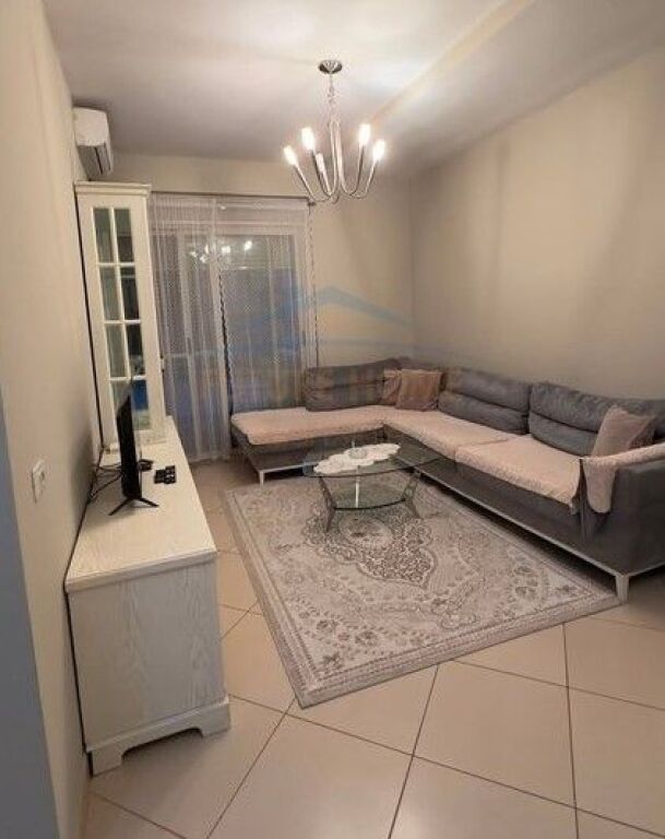 Shitet, Apartament 1+1, Spitali Amerikan 3, Tiranë