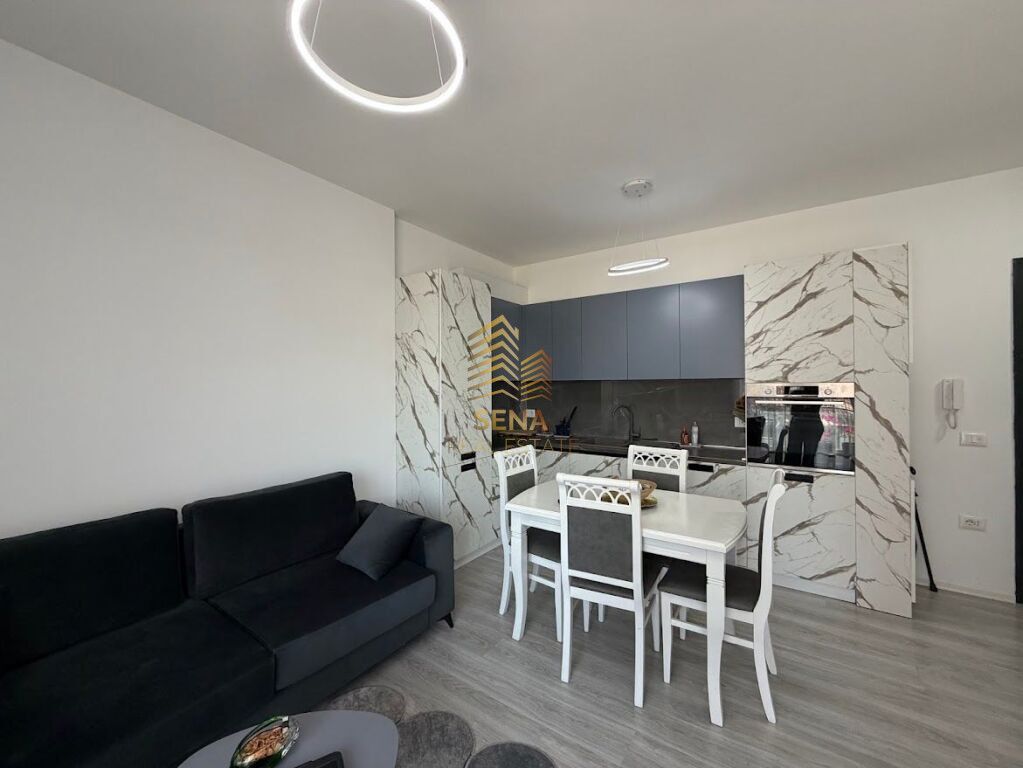 Affitto, Appartamento 1+1+balcone, Centro, 750 Euro/mese