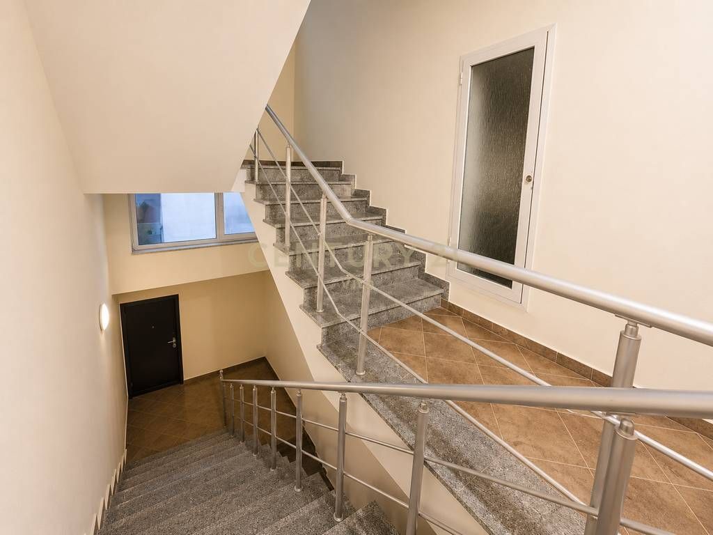 SHITET APARTAMENT 1+1 ME PAMJE DETI – INVESTIM IDEAL NË NJË NGA ZONAT MË TË KËRKUARA TË PLAZHIT PRANE PREMIUM HOTEL (14.500.000ALL)