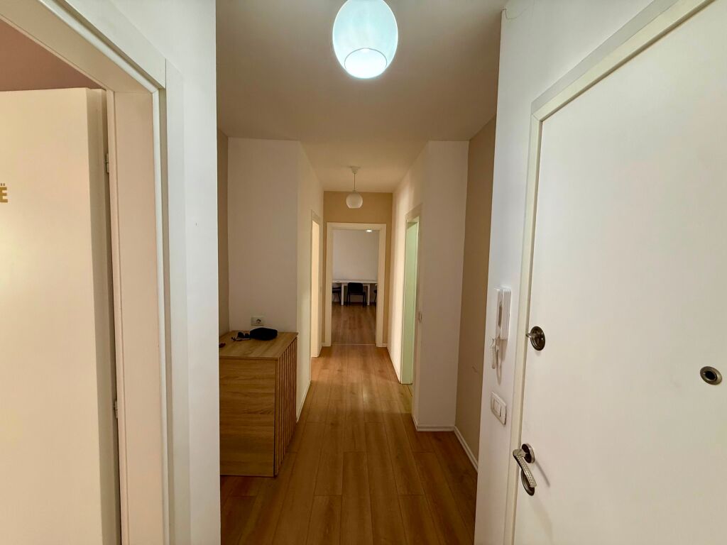 📣 RENT Apartment 2+1+2 📍 Street “5-Maji”, Near Bar “ODA” ✨   🏢 New Building  🪜 4th Floor (With Elevator)  🛋️ Partially Furnished  ❌ Notarial Contract Condition   💶 Price 50,000 Leke (Net)