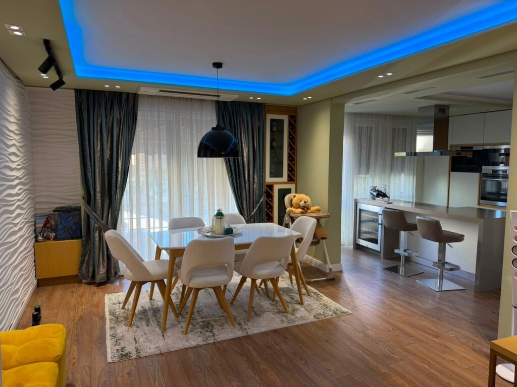 Shitet apartament luksoz 2+1+2 tek Blloku Gintash , Laprake , Rruga Dritan Hoxha , Ish Dogana .