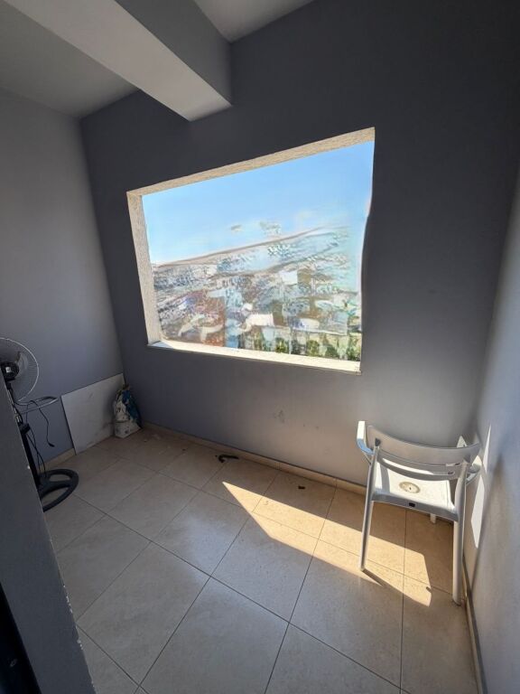 Apartament me qira – Yzberisht -150m larg rruges kryesore !