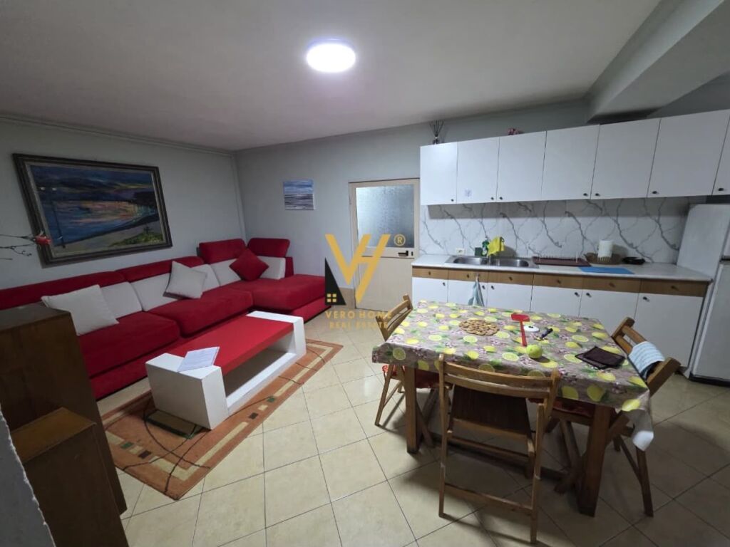 JEPET APARTAMENT 1+1 ME QERA TE MYSLYM SHYRI 45.000 LEKE