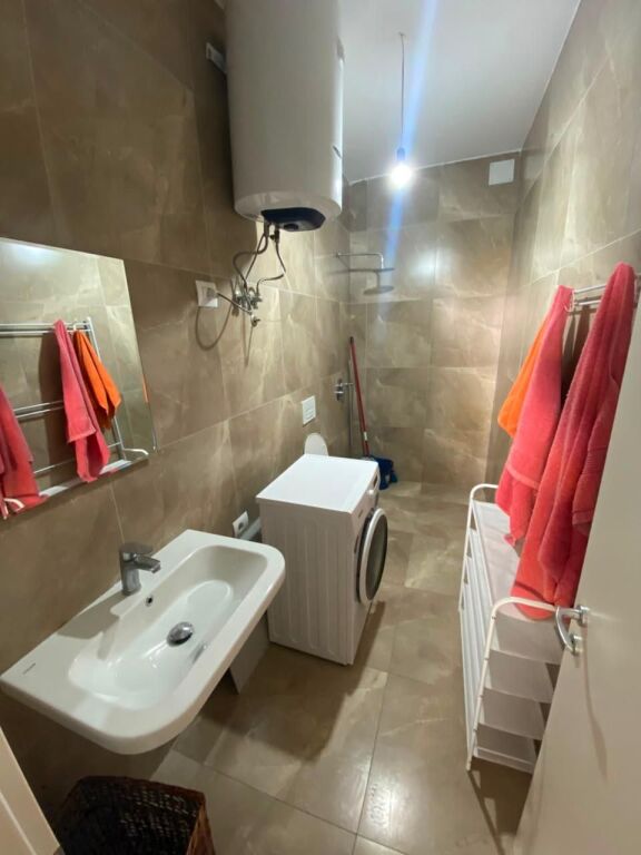 🏡 Apartament 1+1 me Qira në Mangalem 21 – Modern, i Mobiluar | 400€ (i negociueshëm)