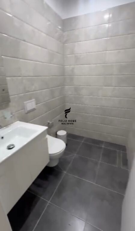 APARTAMENT ME QERA 2+1+2 PORCELAN 70.000 LEKE FH-83211