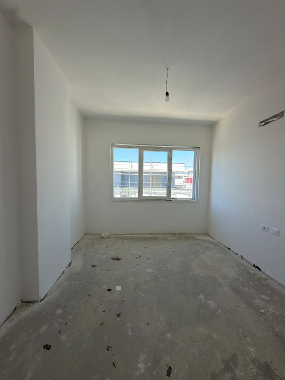 Appartamento 2+1 con Veranda in Vendita Univers City