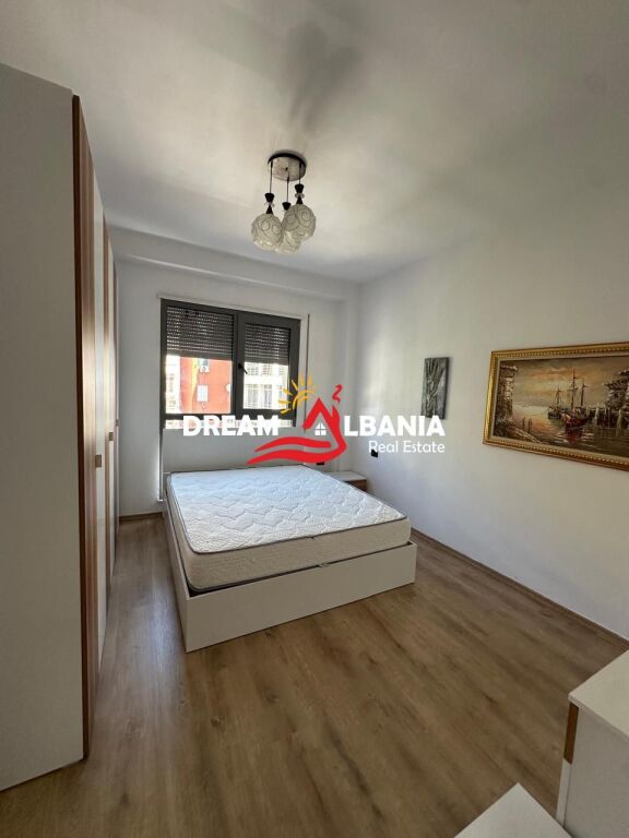Super Apartament 2+1+2 me qera ne Bllok te Rruga e Kosovareve (ID 42214448).