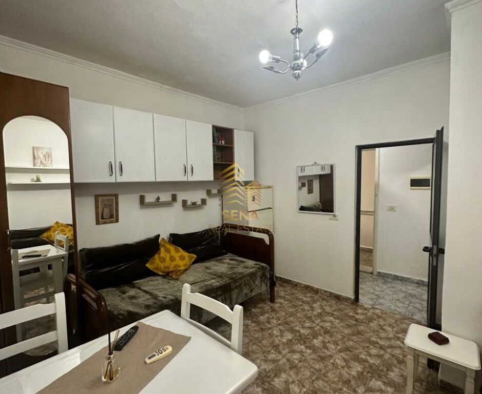 Qira, Garsoniere,Xhamllik, 35,000Leke/muaj