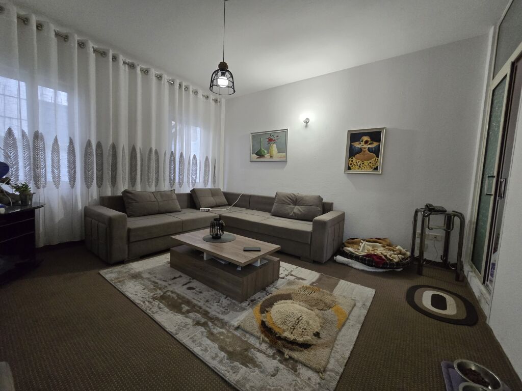 Casa privata in vendita vicino a KMY Laprakë