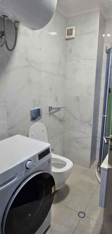 Apartament me qera 1+1 Komuna e Parisit
