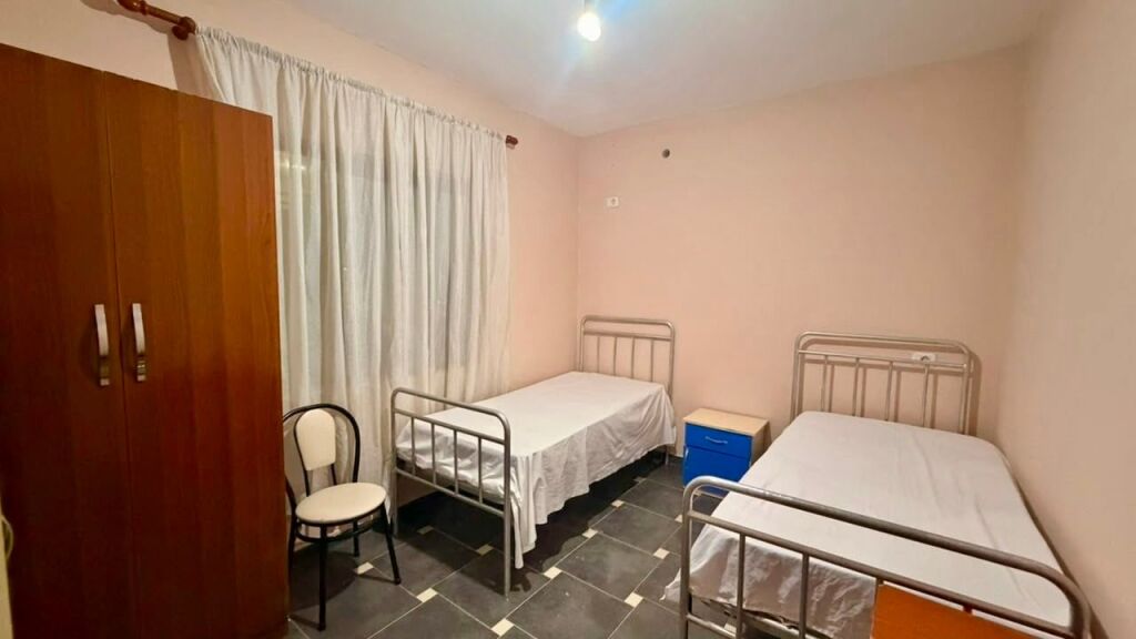 Affittasi casa 1+1 arredata nella zona di Porcelani Via Sadik Petrela, Tirana