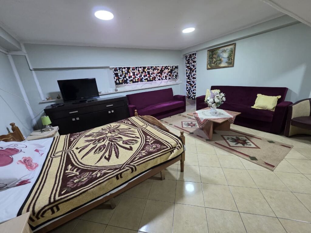 Affitto | Vilë 1 + 1 | Rruga Myslym Shyri | 450 €/mese